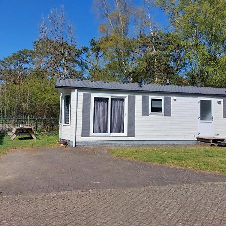 Ruim En Gezellig Chalet Voor 2 Personen Op De Veluwe Recreatiepark De Oude Driest Putten Luaran gambar