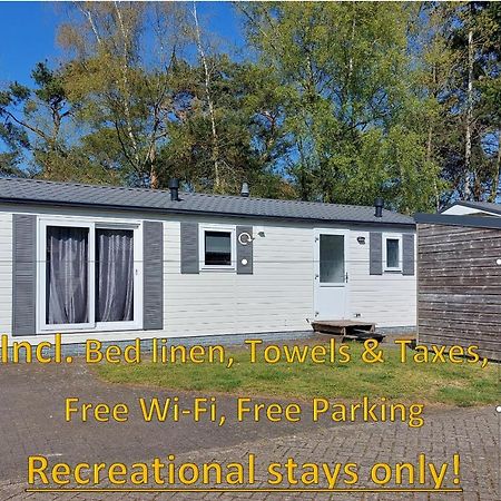 Ruim En Gezellig Chalet Voor 2 Personen Op De Veluwe Recreatiepark De Oude Driest Putten Luaran gambar
