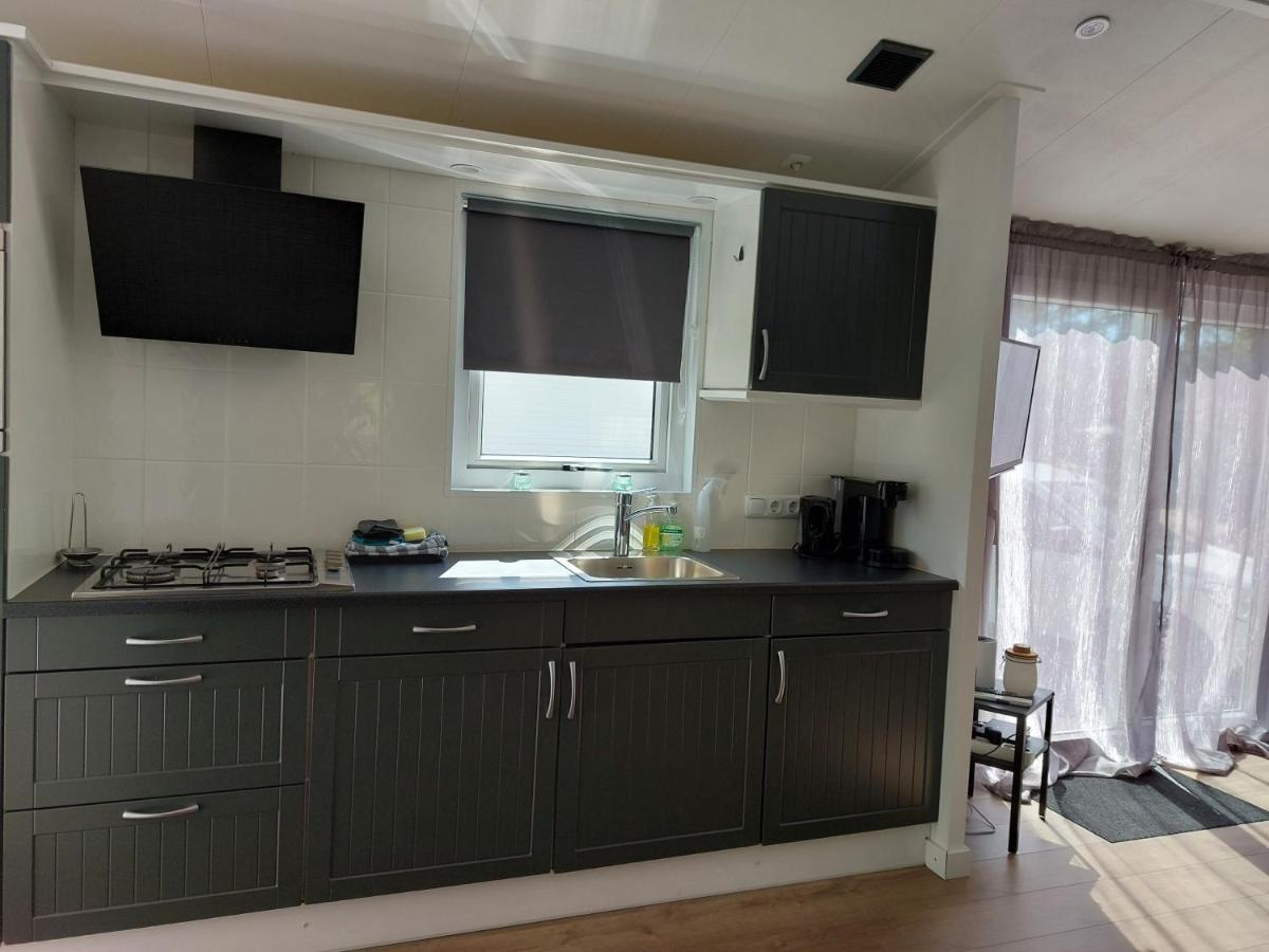 Ruim En Gezellig Chalet Voor 2 Personen Op De Veluwe Recreatiepark De Oude Driest Putten Luaran gambar