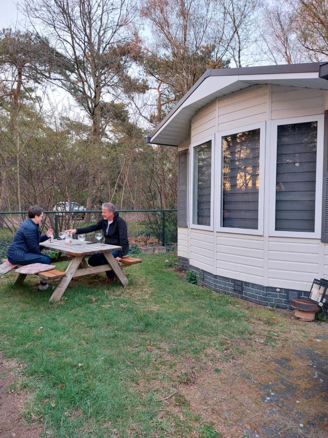 Ruim En Gezellig Chalet Voor 2 Personen Op De Veluwe Recreatiepark De Oude Driest Putten Luaran gambar