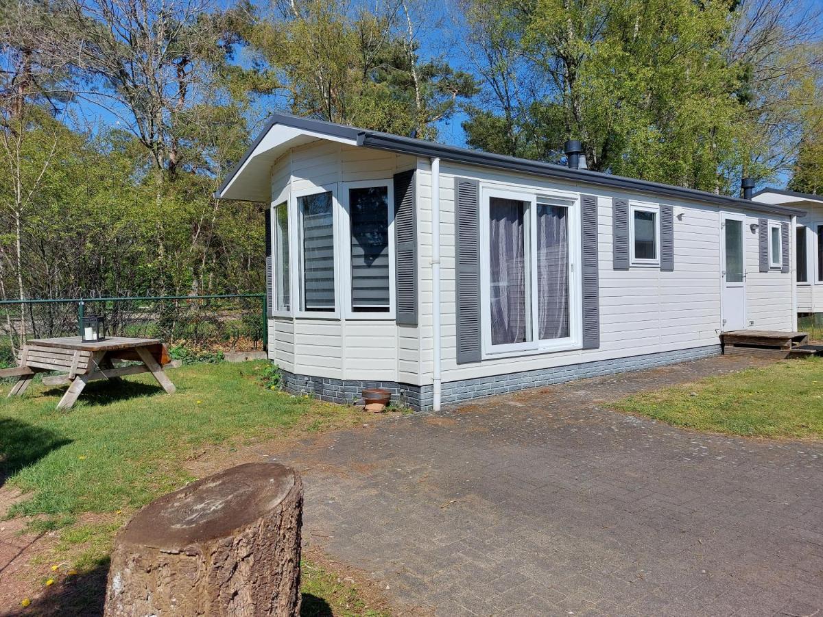 Ruim En Gezellig Chalet Voor 2 Personen Op De Veluwe Recreatiepark De Oude Driest Putten Luaran gambar